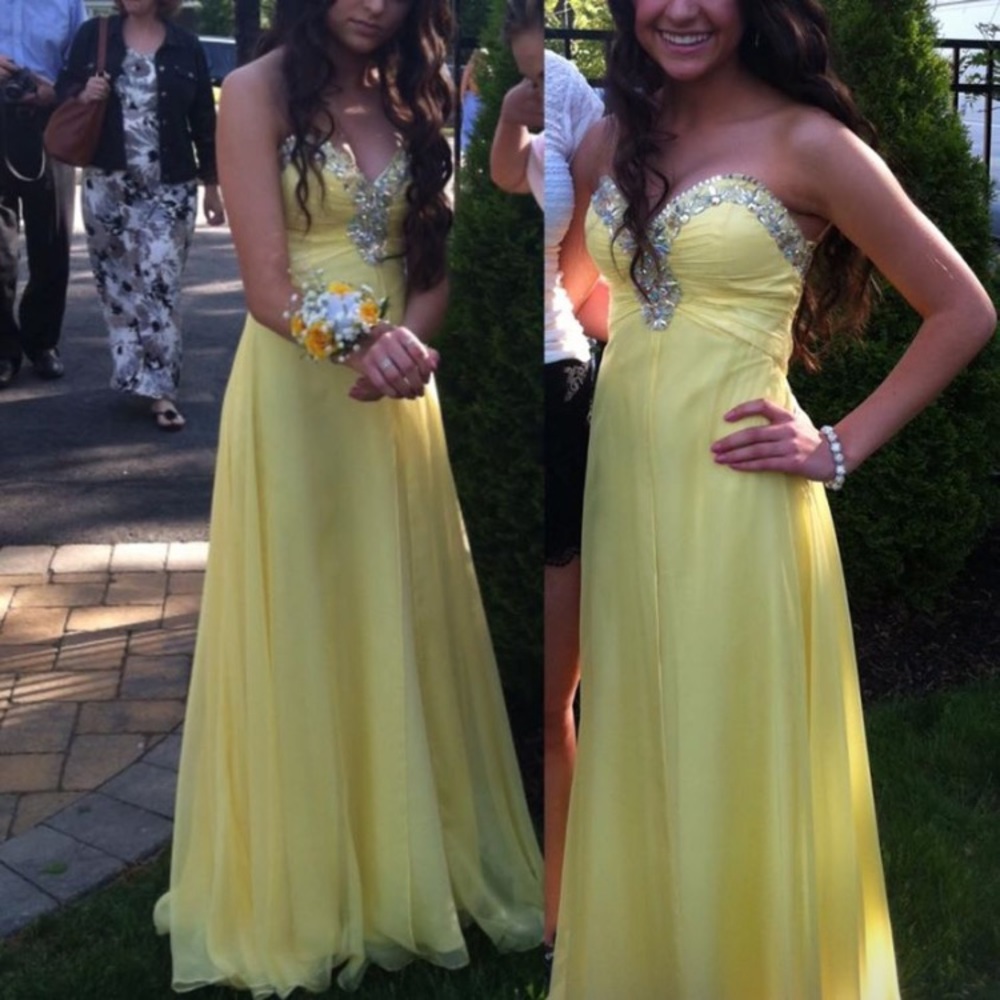 Yellow strapless prom dress